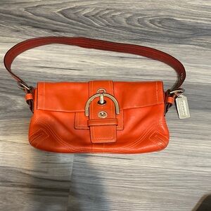 Coach purse ! 🧡